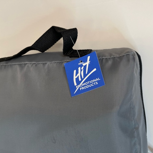 Reversible Fleece / Nylon Folding Picnic Travel Blanket With Carry Case Handle - Picture 6 of 6